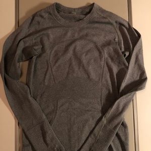 Lululemon long-sleeved running top - size 6 - gray